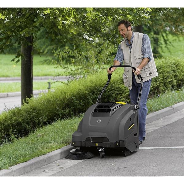 Karcher KM 75/40 W P Vacuum Sweeper