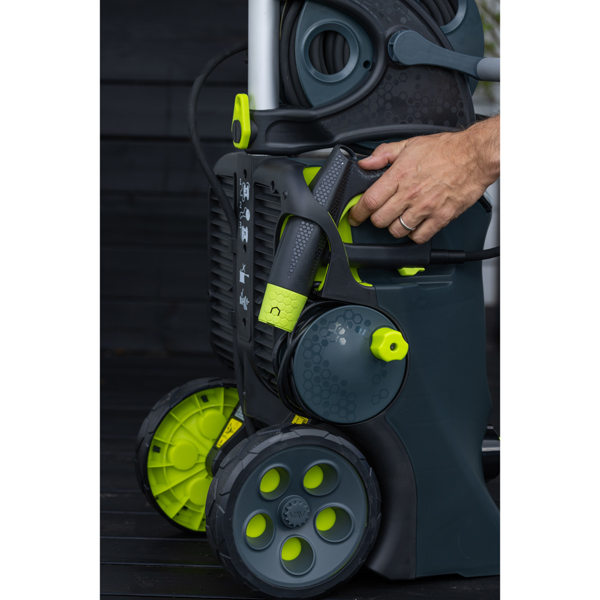 AVA Evolution P60 Large Pressure Washer Bundle