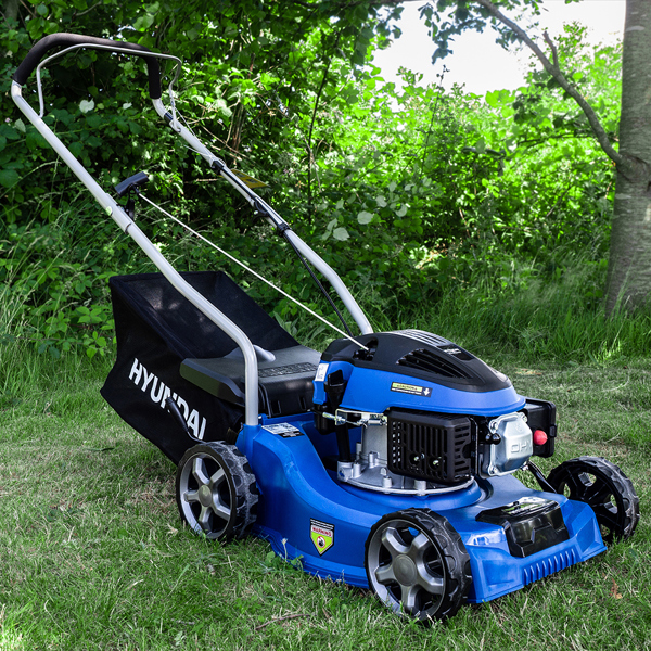 Cleanstore Hyundai HYM400P 40cm 4 Stroke Petrol Lawn Mower Hand Propelled